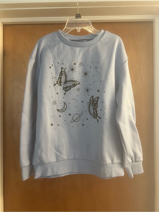 SHEIN Tops - SHEIN Women’s Light Blue Butterfly & Celestial Graphic Long Sleeve Sweatshirt